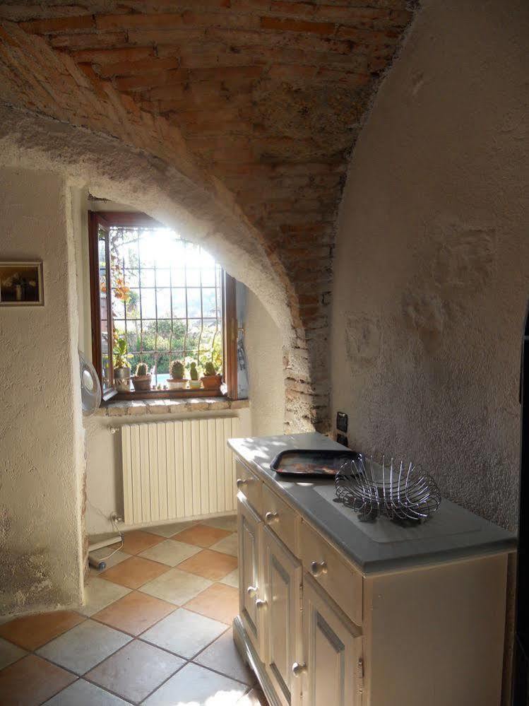 B&B Renzano Bedrooms Saló Exterior foto